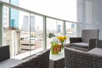 Mamad 3BR Urban Stay Scenic Views by SeaNRent - B&B Tel Aviv