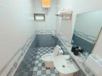 Kamer met Queensize Bed en Balkon