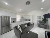 Modern 1BR Apt 7 Min to Scarborough PortTerminal - Bed and Breakfast Scarborough