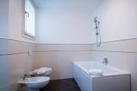 Villa Donagh- Home with pool sleeps 12 by Italian Apartments - Bed and Breakfast Como