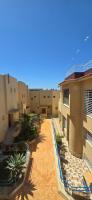 Cosy Duplex, Pool & Free Parking Steps to Beach - Ferienwohnung El Harhoura