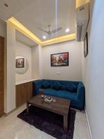 The Lodgers Luxury 2 BHK Apartment Near Sector 42 Gurugram - Chambres d'hôtes Gurgaon