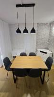 Modern Family Stay near CNE | Parking & Workspace - Chambres d'hôtes Cernavodă