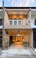 3 Bedroom Entire Townhome 8 mins from MRT Huaikwang - B&B Bangkok