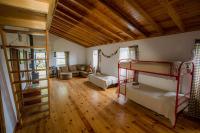 Lit dans Dortoir Mixte de 3 Lits