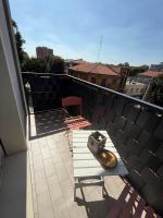 Spacious and bright three-room apartment 10 minutes from Milan- spazioso e luminoso 3 locali a 10 min da Milano - Bed and Breakfast Cormano