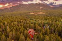 Family & Dog Welcoming Lodge with Hot Tub & Games - B&B Nederland