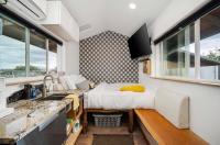 Blue Moon Tiny House Hot Tub Sauna MtnViews - Chambres d'hôtes Port Angeles