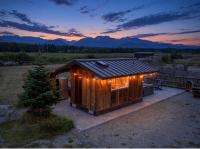 Blue Moon Tiny House Hot Tub Sauna MtnViews - B&B Port Angeles