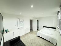 Brand New, Spacious & Peaceful Home - Ferienwohnung London