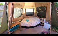 HONEY BEE tent shared bathroom no kitchen no oven - B&B Glastonbury
