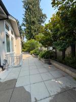 Modern 2-bedroom home in beautiful Capilano Road - B&B North Vancouver