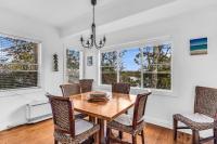 Lakehouse Akolele - Flower Circuit 19 - B&B Central Tilba