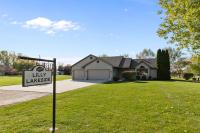 Lilly Lakeside Tri-Level Escape Near Lake Winnebago - B&B Van Dyne