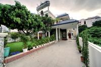 The Stone Manor Dehradun Private Jacuzzi Villa - B&B Dehradun
