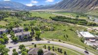 Mountain & Golf View Condo - Complimentary Spa Kit & Local Perks - Ferienwohnung New Castle