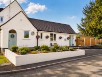House Sleeps up to 4 with free Parking and Pets Welcome! - Bed and Breakfast Llanfyllin