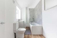 Stylish 3BD house - fast Wi-Fi - smart tv - Bed and Breakfast Bristol