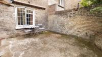 Quiet 2BR Hammersmith Apartment - 5 Min to Tube - B&B London