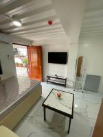 Deluxe Studio