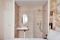 Appartement haut de gamme avec 2 salles de bains et climatisation au cœur du Marais - B&B Paris