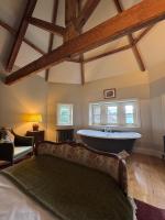 Deluxe Double Room with Bath - No Pets Allowed