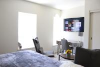 The Promenade Studio with Free Parking - B&B Los Angeles