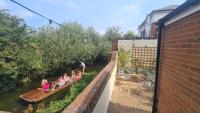 City Centre, River views, Sleeps 5, Free Parking - Chambres d'hôtes Canterbury