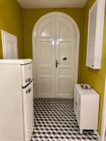 Central Historic Apartment in Old Town Swetlikov Dom - B&B Bratislava