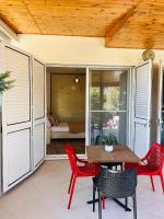 Beachside Flat, Gjiri i Lalzit, Garden and Balcony - B&B Draç