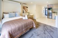 Bright and Inviting Studio Near South City Mall - Ferienwohnung Christchurch