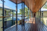 Allawah Private Estate with Pool & Tennis Court, Sleeps 10 - B&B Port Douglas