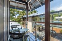 Allawah Private Estate with Pool & Tennis Court, Sleeps 10 - B&B Port Douglas