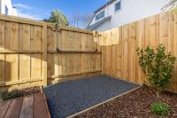 Effortless City-Fringe Stay with Gated EV Carpark - Chambres d'hôtes Christchurch
