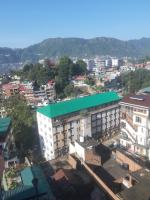 Solan Heights 1RK Homestay Mountain View Kitchen Smart TV with Netflix Wi-Fi Ideal for couples and families - Chambres d'hôtes Solan