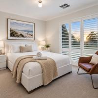 Marina Escape Pool Walk to Beach & Dining - B&B Mandurah