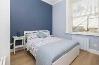 Stunning 2 bedroom Town Centre Apartment - Sleeps up to 5 People - 5 Minutes to the Best Beach! - Great Location - Fast WiFi - Smart TV - Newly Refurbished - sleeps up to 5! Close to Bournemouth & Poole Town Centre & Sandbanks - Chambres d'hôtes Bournemouth