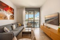 Splendor 2-BR in Melchet by HolyGuest - B&B Tel Aviv