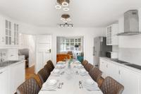 Fabulous House - Sleeps 14 - Ferienwohnung London