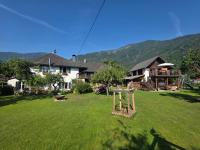 Sachserhof-Herz zuhause, Seele auftanken, für Familien und Paaren- Große Garten, Pool, Gratis Parken & Welan, Zentral gelegen in Kärnten zwischen Berge und Seen - B&B Sachsenburg