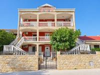 Appartamento con 2 Camere da Letto e Balcone