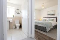 Contractor 4 Bed 3 Bath House Near Airport Parking Barry Island with Parking - B&B Rhoose