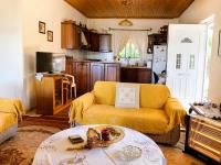 Helmos View - Relaxation & Nature - B&B Valimí