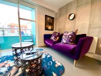 Stunning Apartment - 1 Minute walk to Poole Quay - Great Location - Free Parking - Fast WiFi - Smart TV - Newly decorated - sleeps up to 2! Close to Poole & Bournemouth & Sandbanks - B&B Poole