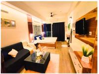 Runway Retreat- premium 1RK-Near Jewar Airport - B&B Greater Noida