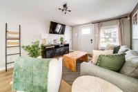 'Zen Haven' Lakefront Erie Home w/ Shore Access - B&B Erie