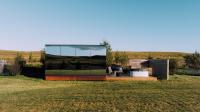 Nest Retreat Iceland - Mirror Houses by the Rangá river - B&B Hella