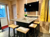 Stunning Secret Studio - Beach Retreat - Sleeps 4 - Bed and Breakfast Bournemouth