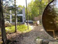 Héméra Chalet - Waterfront with SPA and Sauna - B&B Notre-Dame-de-Montauban