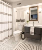 Modern Westport Studio with Pool Table & Lounge - Chambres d'hôtes Westport
